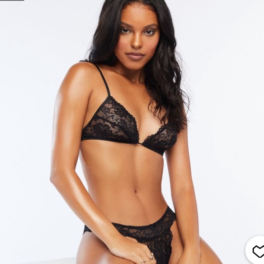 Floral Lace Triangle Bralette in Black Caviar